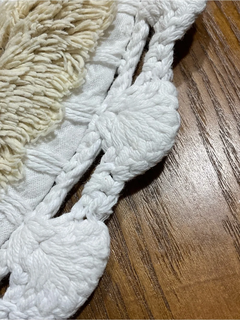 2 pc vintage Mid century Crochet Trim bathroom rug set - Cream & White